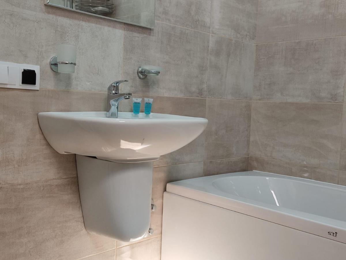 Pushkin Street Pearl Hotel Kutaiszi Kültér fotó