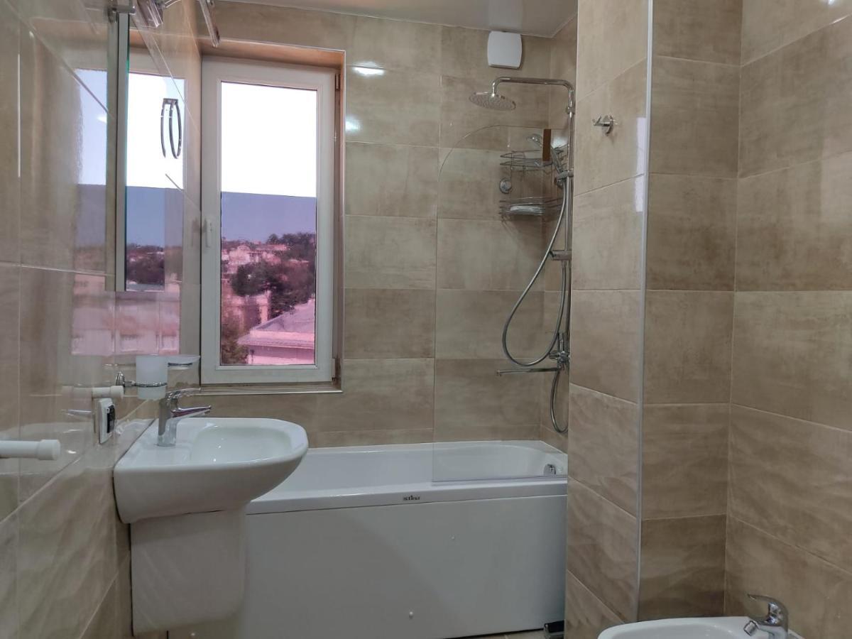 Pushkin Street Pearl Hotel Kutaiszi Kültér fotó