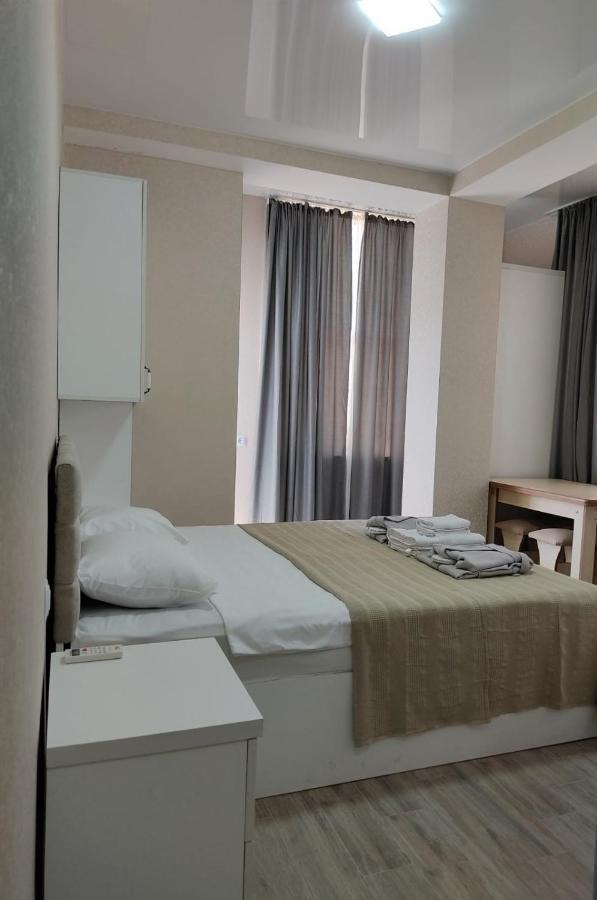 Pushkin Street Pearl Hotel Kutaiszi Kültér fotó