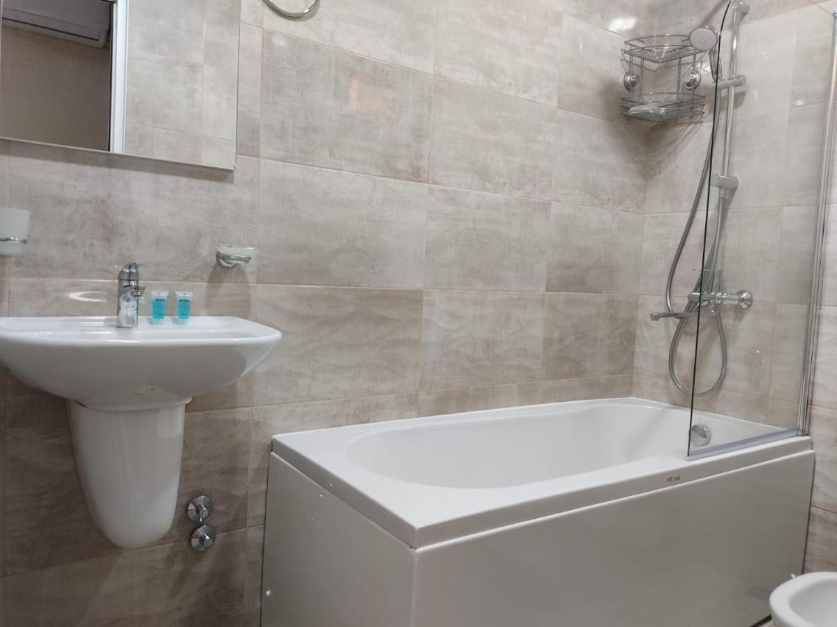 Pushkin Street Pearl Hotel Kutaiszi Kültér fotó