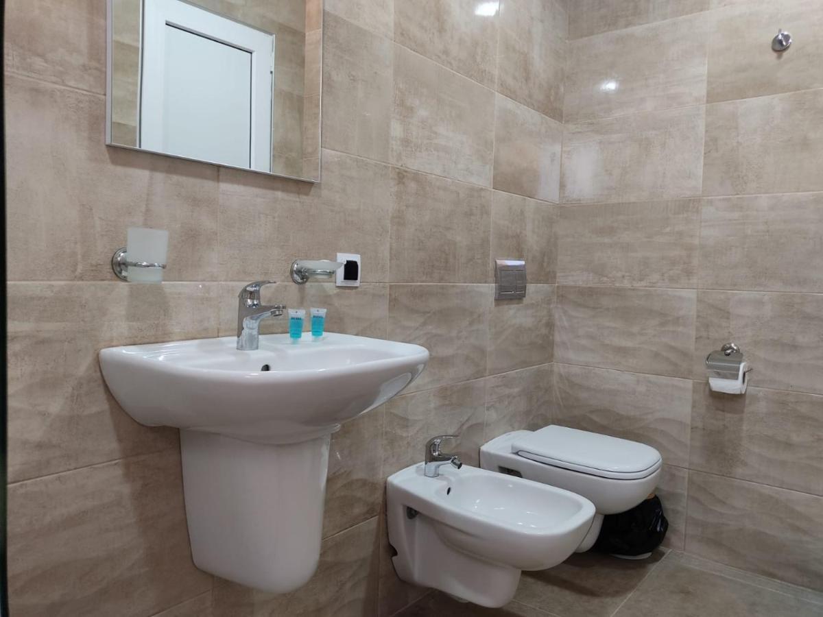 Pushkin Street Pearl Hotel Kutaiszi Kültér fotó